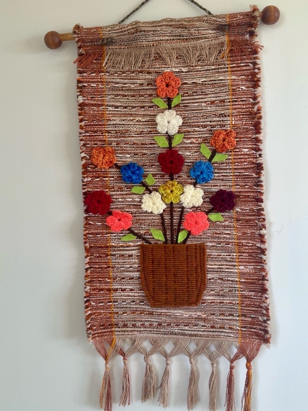 VINTAGE 1970s FLORAL CROCHET WALL ART TAPESTRY- BOHO STYLE